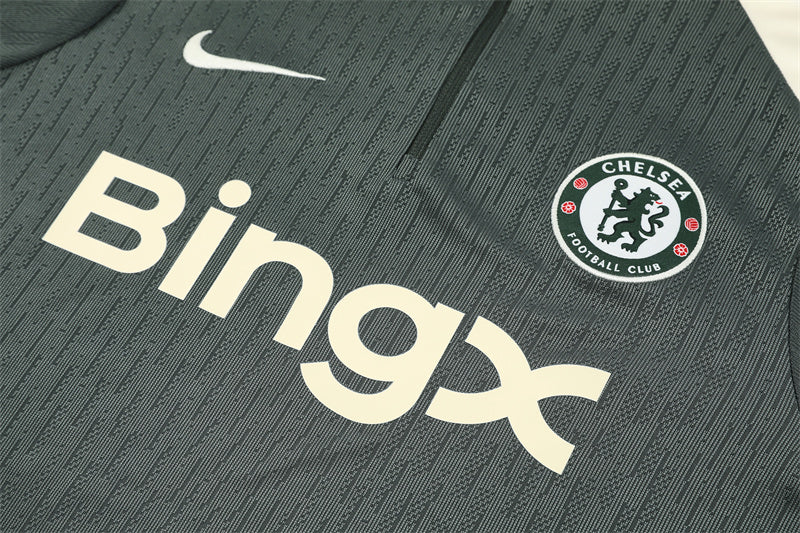 Training Suit Chelsea 25/26 - Winter - detalle de la manga