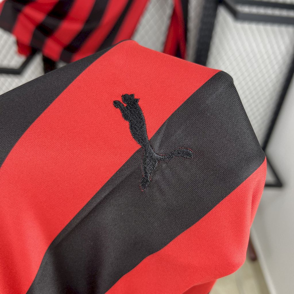 Camiseta AC Milan 24/25 125th Anniversary Edition Retro - foto principal