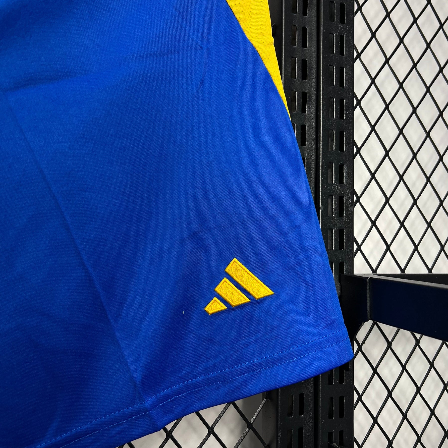 Shorts Espanha 2024/25 Home - detalle del cuello