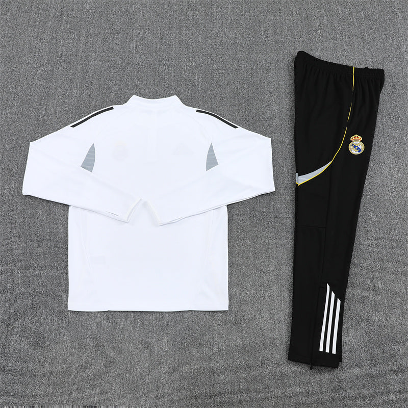 Training Suit Real Madrid 25/26 White - Winter - detalle del cuello