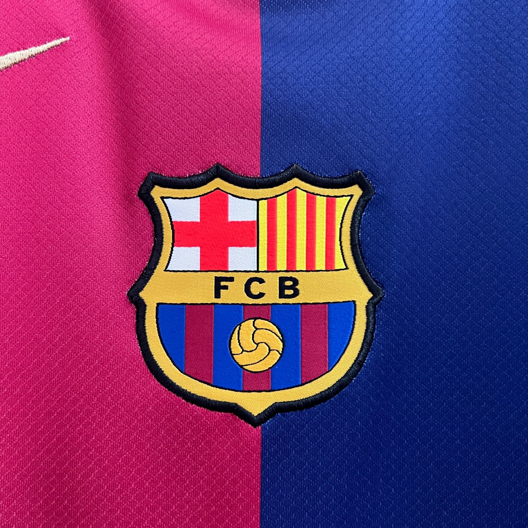 Camiseta Barcelona 24/25 Home I - Cactus Jack - detalle del cuello