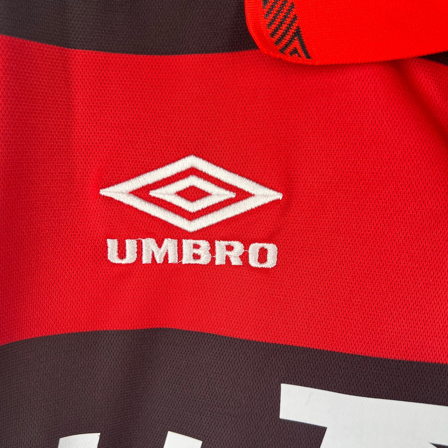Camiseta Retro Flamengo 1990 home - detalle del cuello