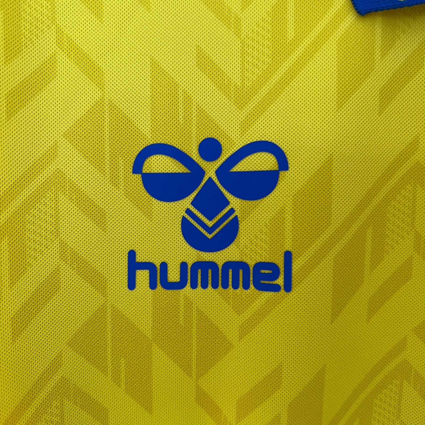 Camiseta Las Palmas 24/25 Home - detalle del cuello