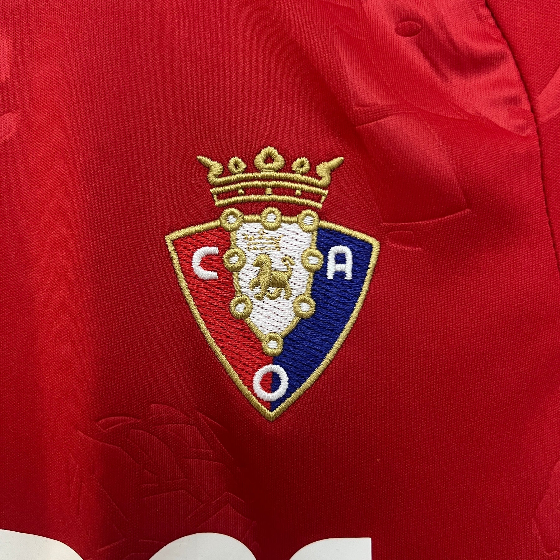 Kids Osasuna 24/25 Home - detalle de la manga