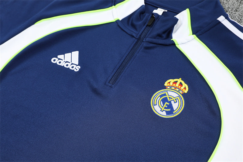 Training Suit Real Madrid 25/26 - Winter - detalle de la manga