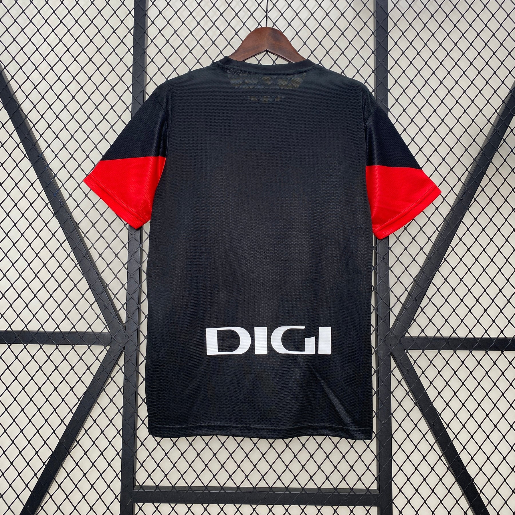 Camiseta Athletic Bilbao 24/25 - Preto e Vermelho - vista frontal
