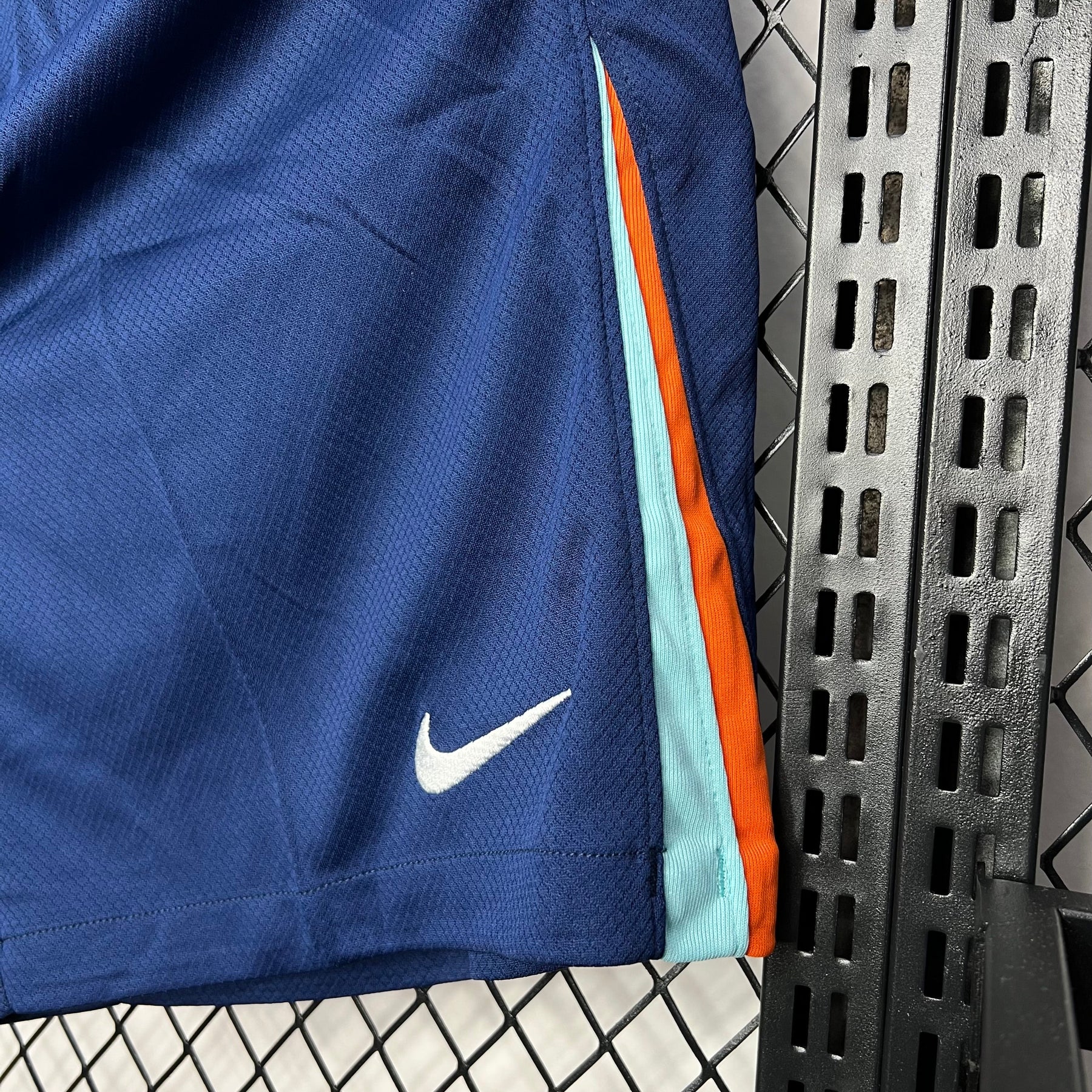 Shorts Holanda 2024/25 Away - detalle del cuello
