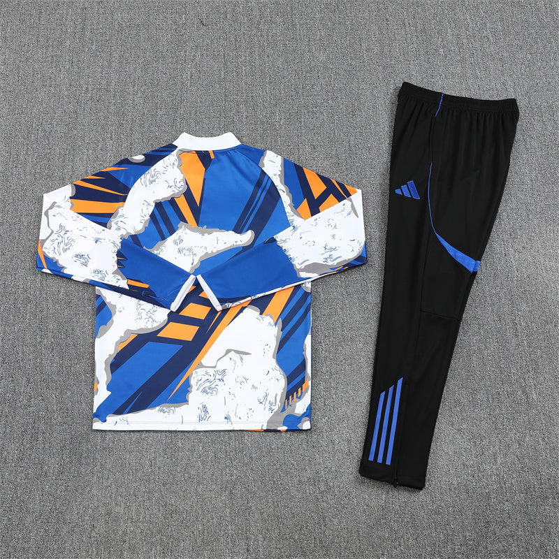 Training Suit Real Madrid 25/26 - Winter - detalle de la manga