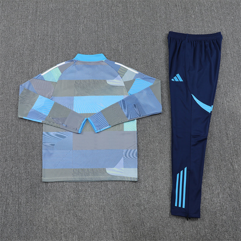 Training Suit Real Madrid 25/26 - Winter - detalle de la manga
