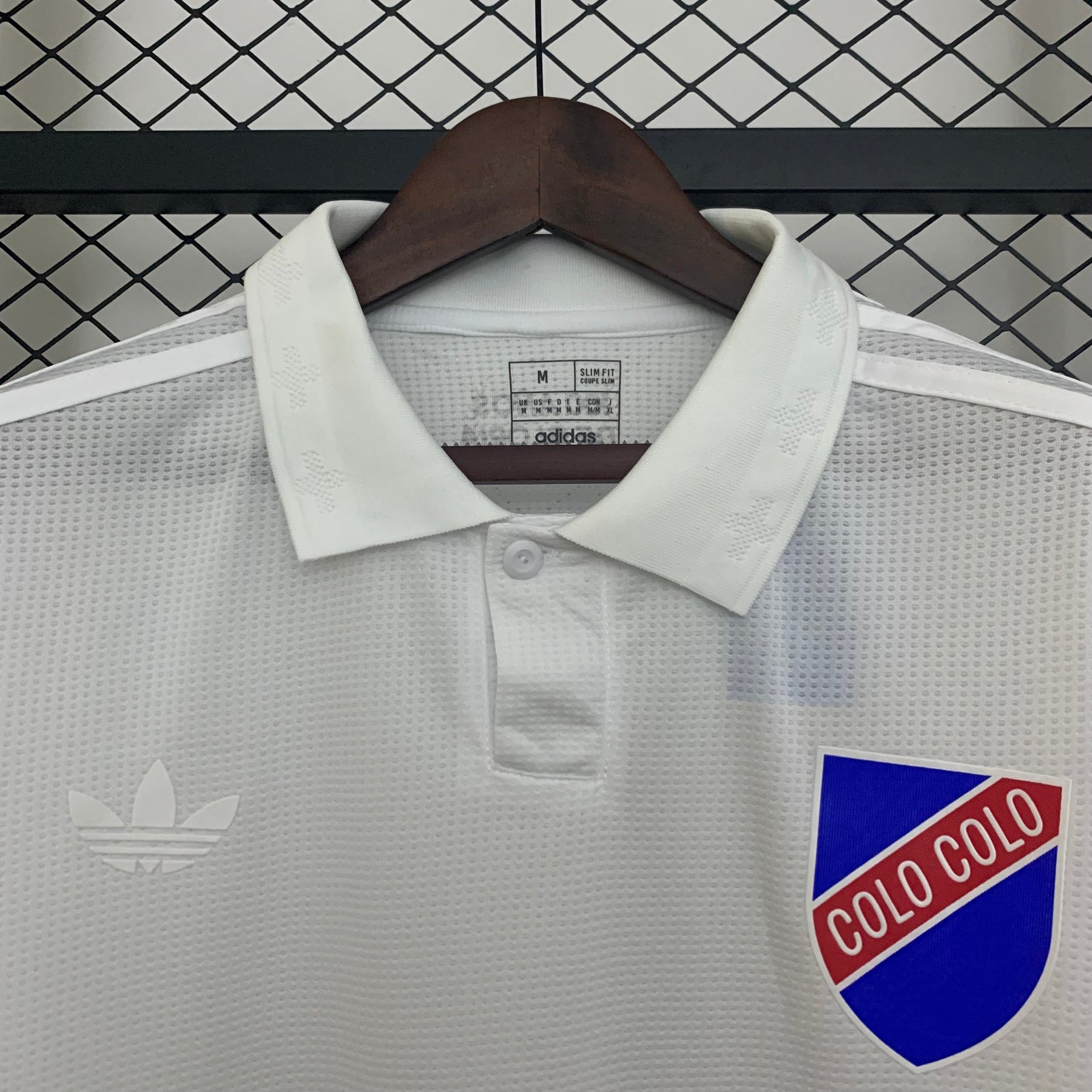 Camiseta Colo Colo Polo 25/26 100th Anniversary - Branco - vista trasera