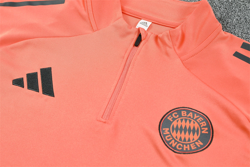 Training Suit Bayern De Munique 25/26 - Winter - detalle de la manga