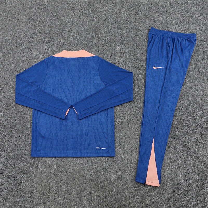Training Suit France 25/26 - Winter - detalle de la manga