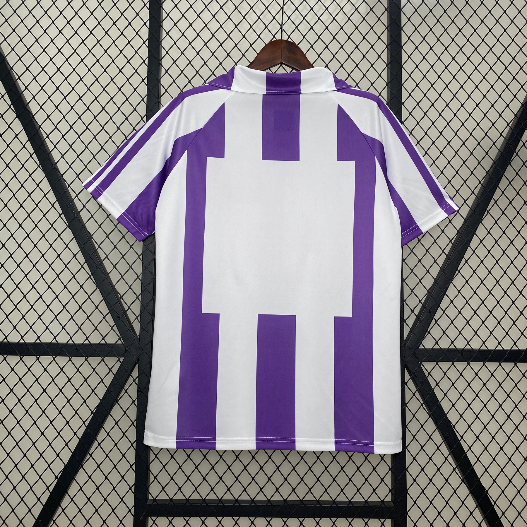 Camiseta Valladolid Retrô 1984 Home - vista frontal