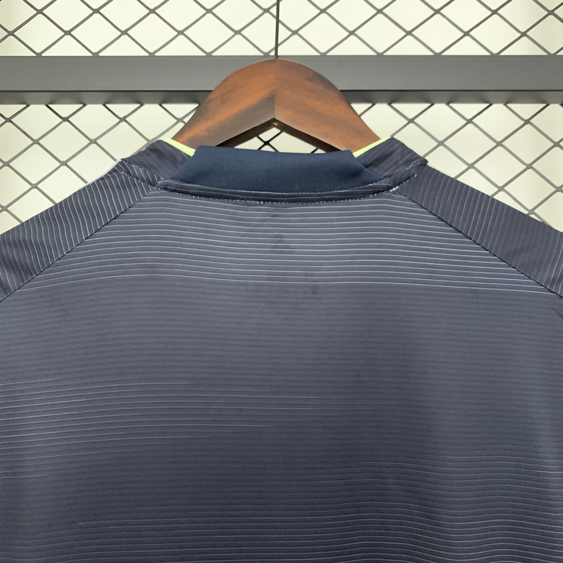 Camiseta Real Madrid 25/26 Away - vista trasera
