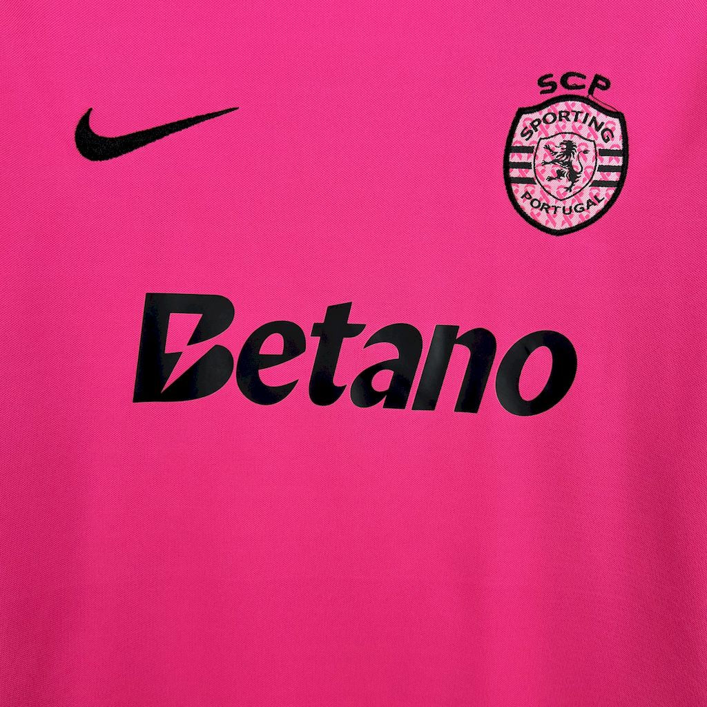 Kids Sporting 2024/25 Pink October - detalle de la manga