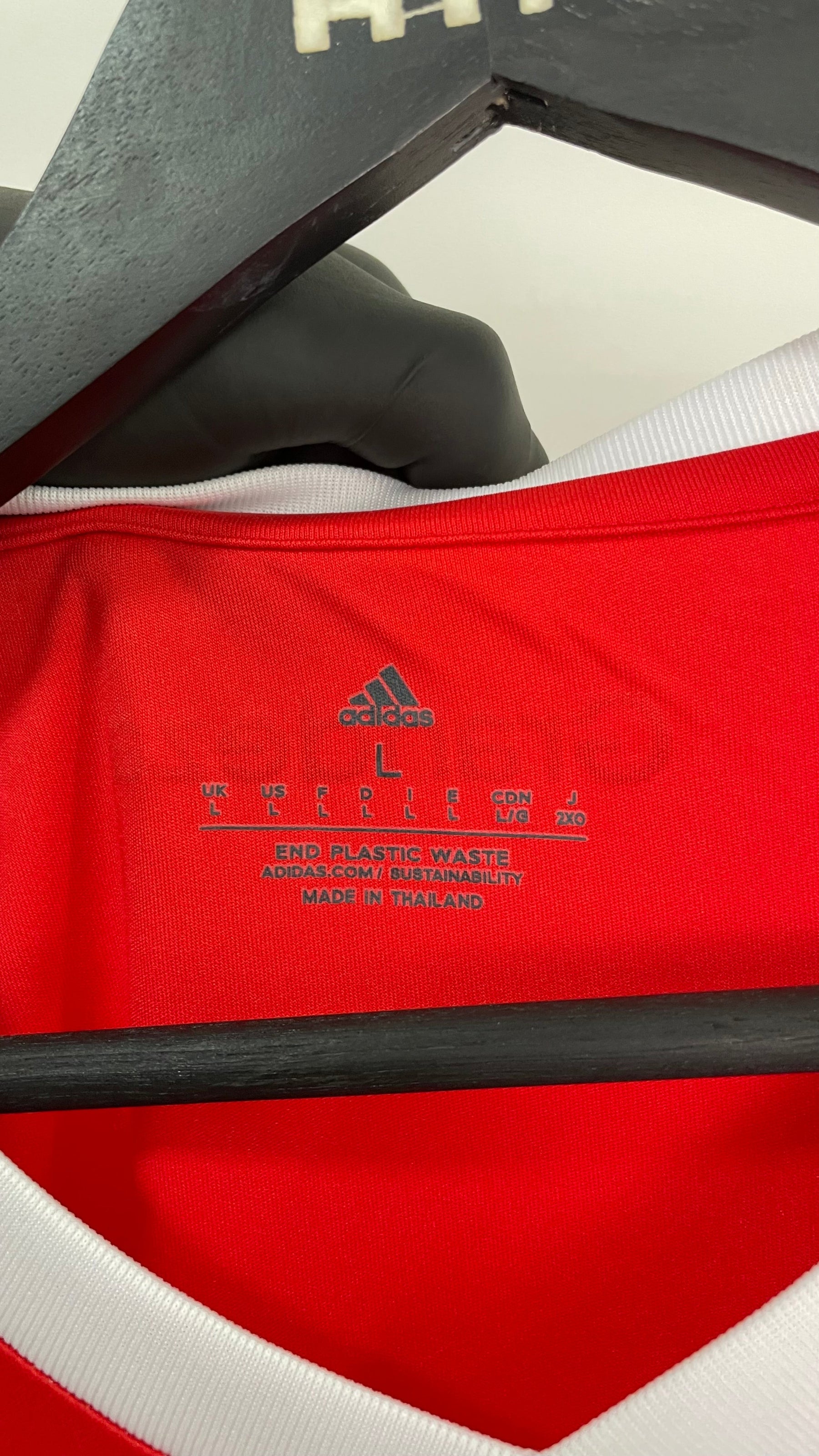 CAMISETA RIVER PLATE AUTHENTIC AWAY ADIDAS - detalle del cuello