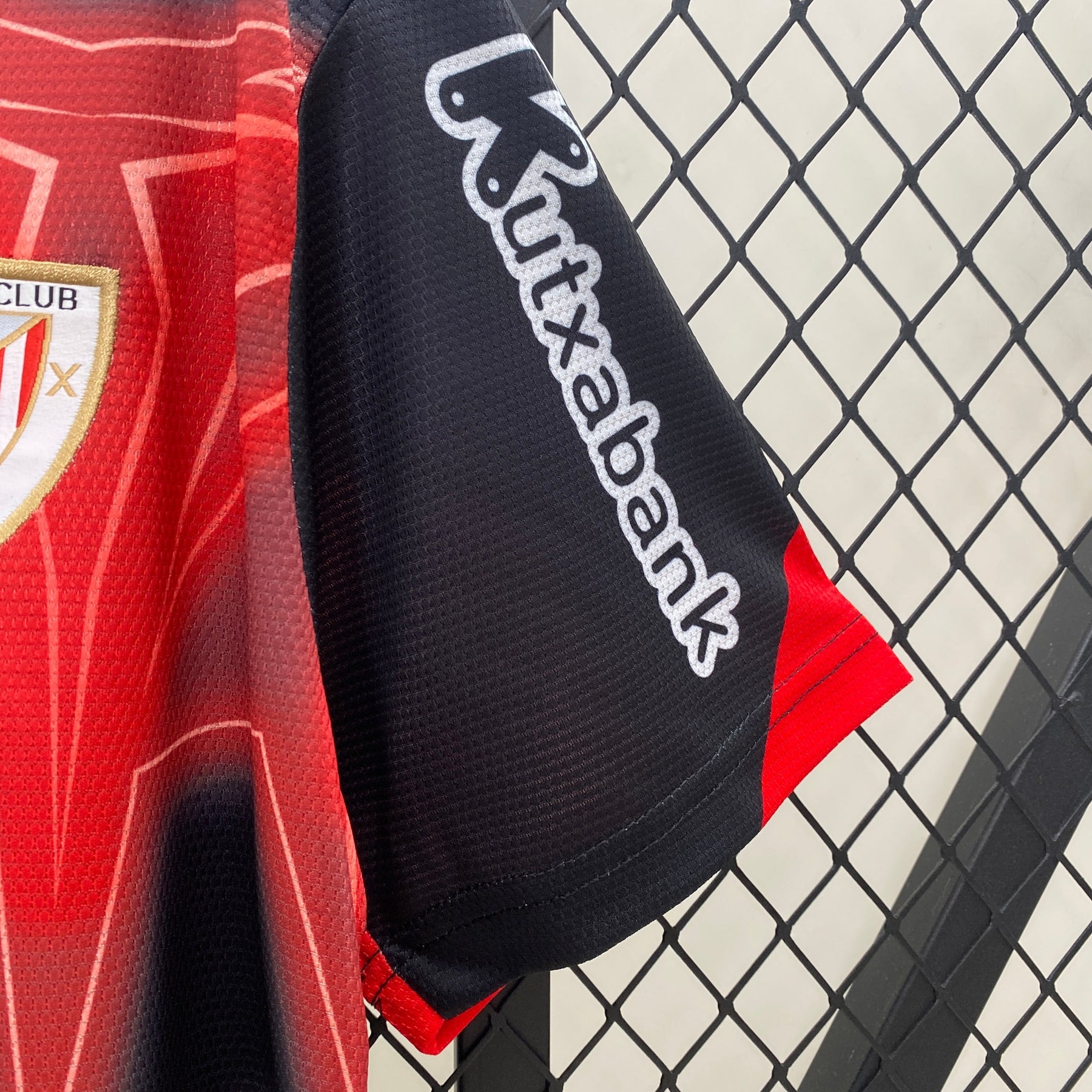 Camiseta Athletic Bilbao 24/25 - Preto e Vermelho - tejido y acabado