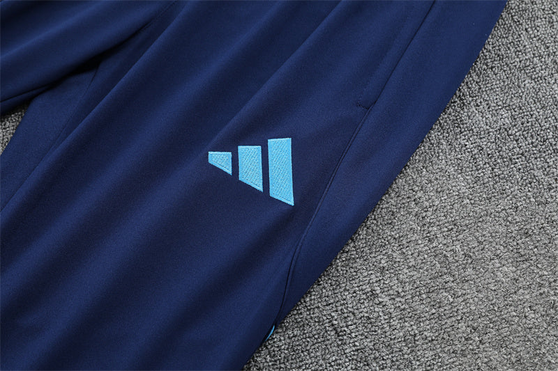 Training Suit Real Madrid 25/26 - Winter - detalle del cuello