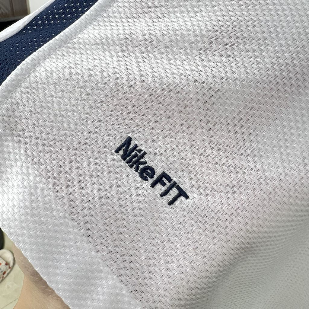Camiseta do Manchester United Retrô 2007/08 Away - tejido y acabado