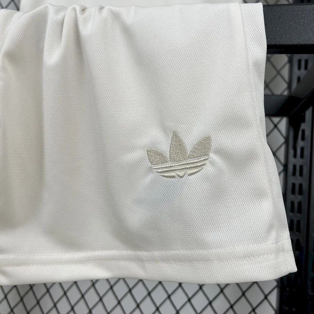 Kids Colômbia 100th Anniversary 24/25 - detalle de la manga