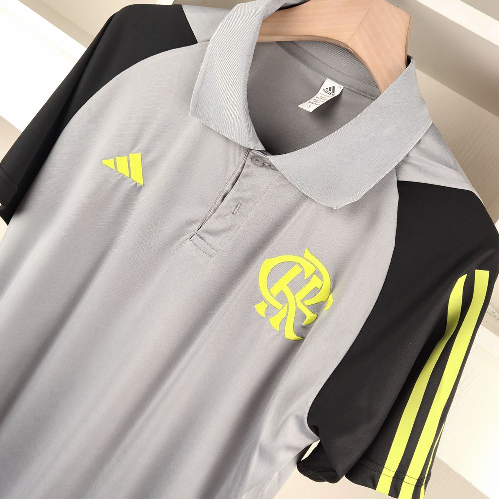 Camiseta 24∕25 Flamengo Treino Polo - Cinza - detalle del cuello