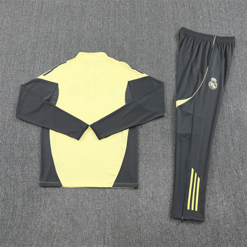 Training Suit Real Madrid 25/26 - Winter - detalle del cuello