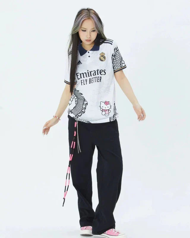Camiseta Real Madrid Hello Kitty 24/25 s/n° Torcedor Adidas Masculina - Preta - vista trasera