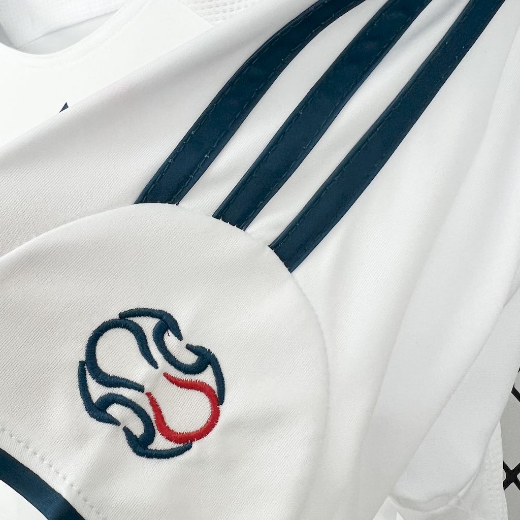 Camiseta do Liverpool Retro 2006/07 Away - vista trasera