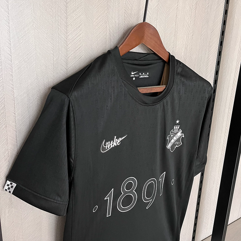 Camiseta Aik 25/26 commemorative black - detalle de la manga
