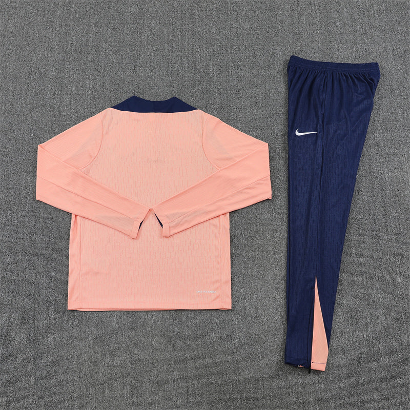 Training Suit Chelsea 25/26 - Winter - detalle de la manga
