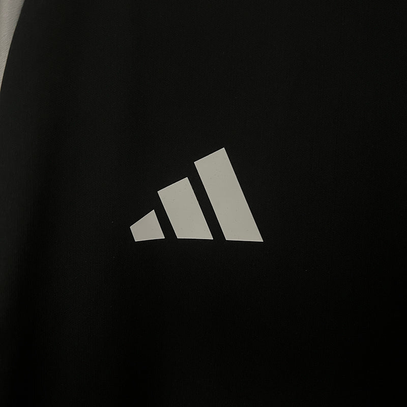 Camiseta 24∕25 Mineiro Athletic Training Suit Black - detalle del cuello