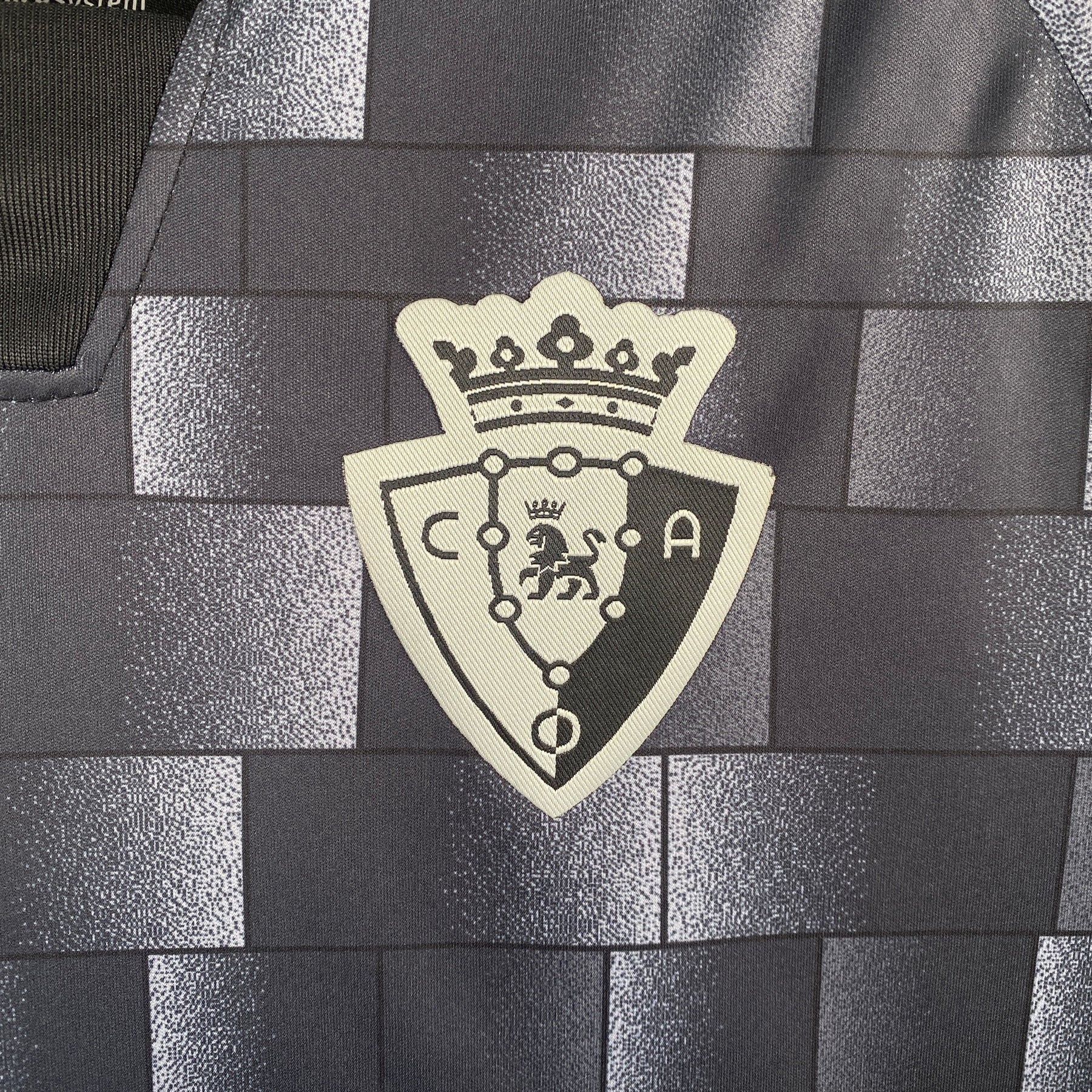 Camiseta do Osasuna 24/25 third - detalle de la manga