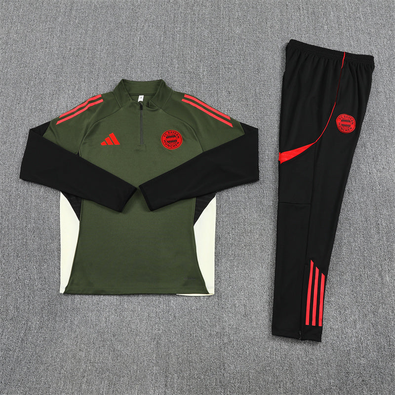 Training Suit Bayern De Munique 25/26 - Winter - detalle del cuello