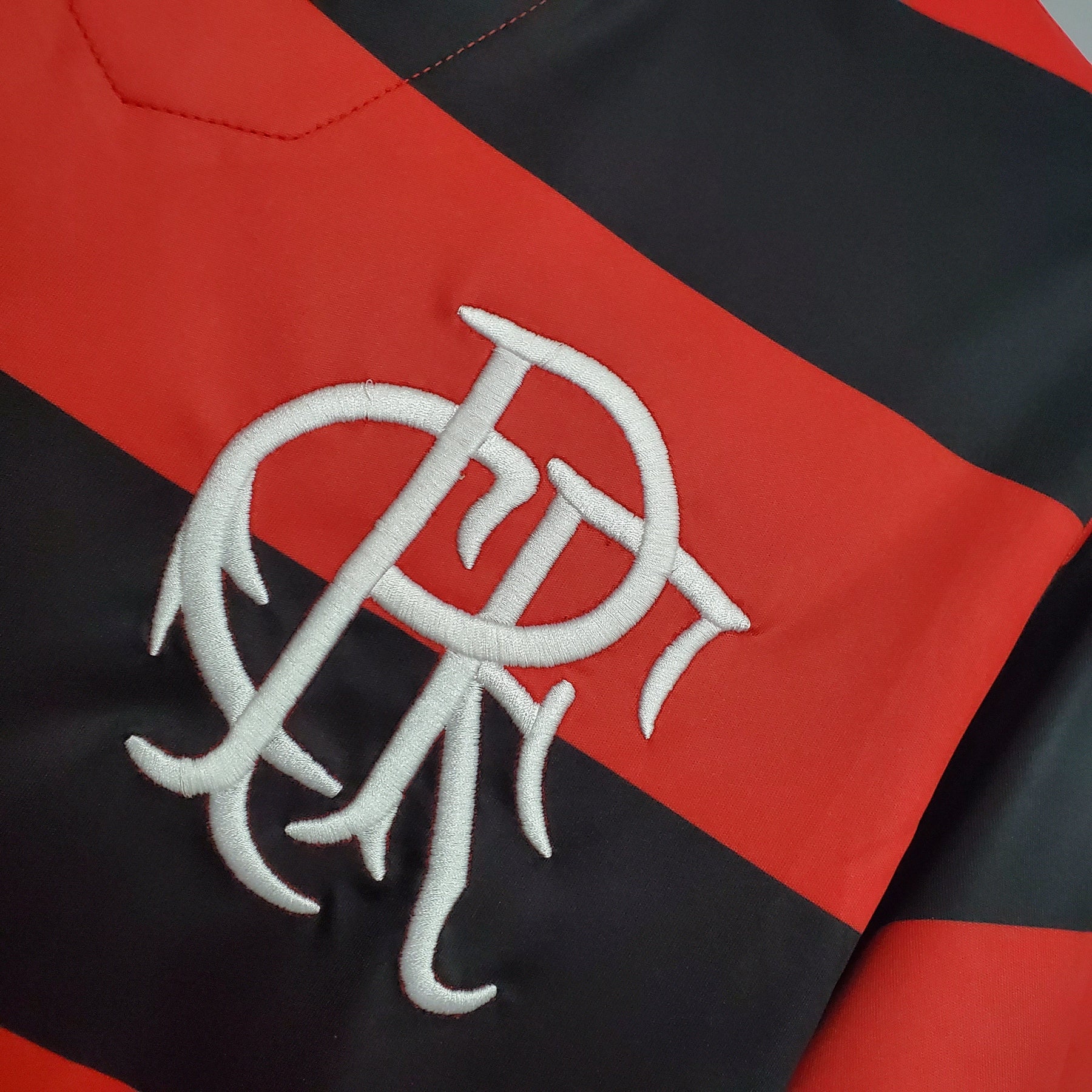 Camiseta Retro Flamengo 78/79 Home - detalle del cuello