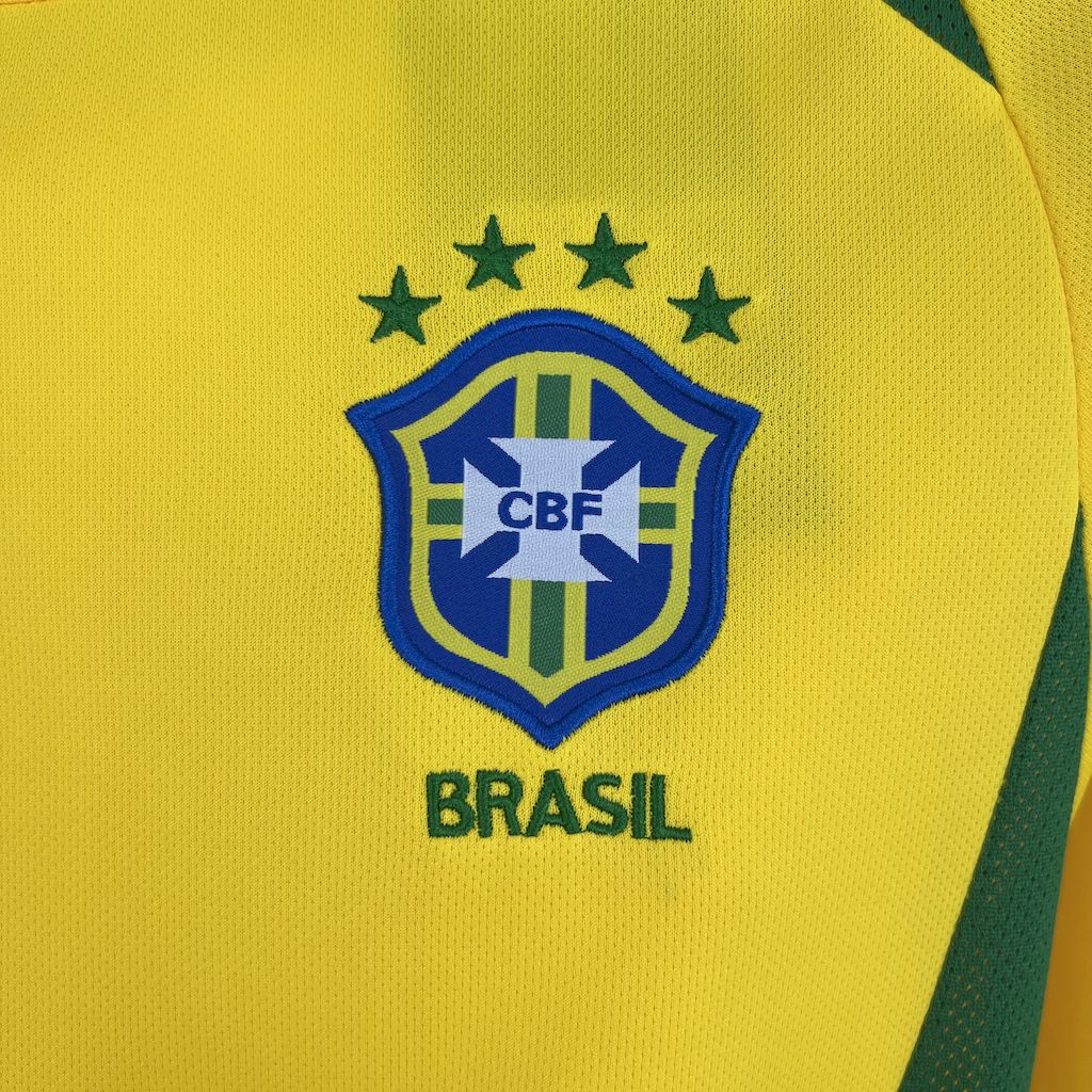 Camiseta Retrô Seleção Brasil 2002/02 Home - detalle del cuello