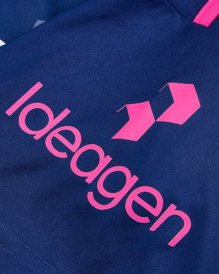 Kids Nottingham Forest 24/25 Away - detalle de la manga