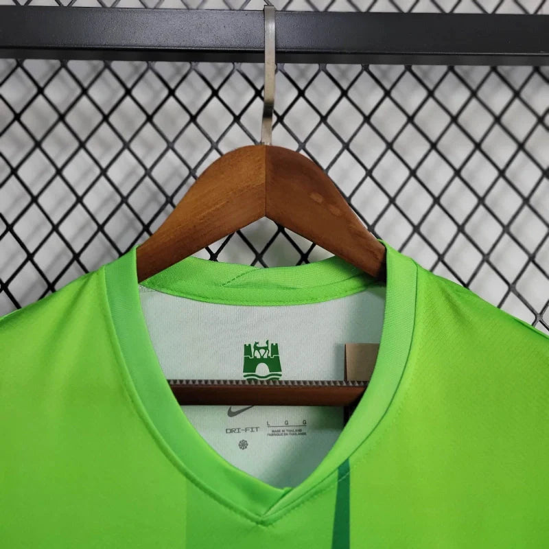 Camiseta Feminina Wolfsburg 24/25 Home - detalle de la manga