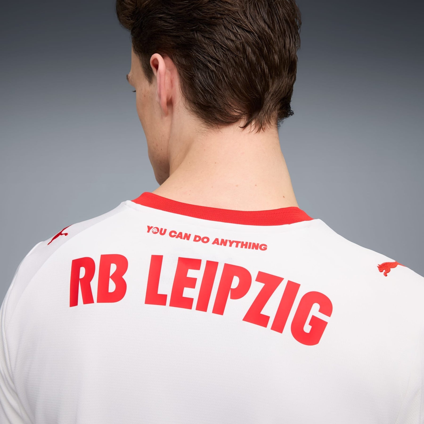 Camiseta Feminina RB Leipzig 25/26 Home - detalle de la manga
