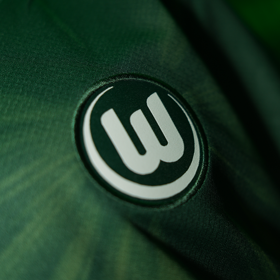Camiseta Feminina Wolfsburg 25/26 Home - vista trasera