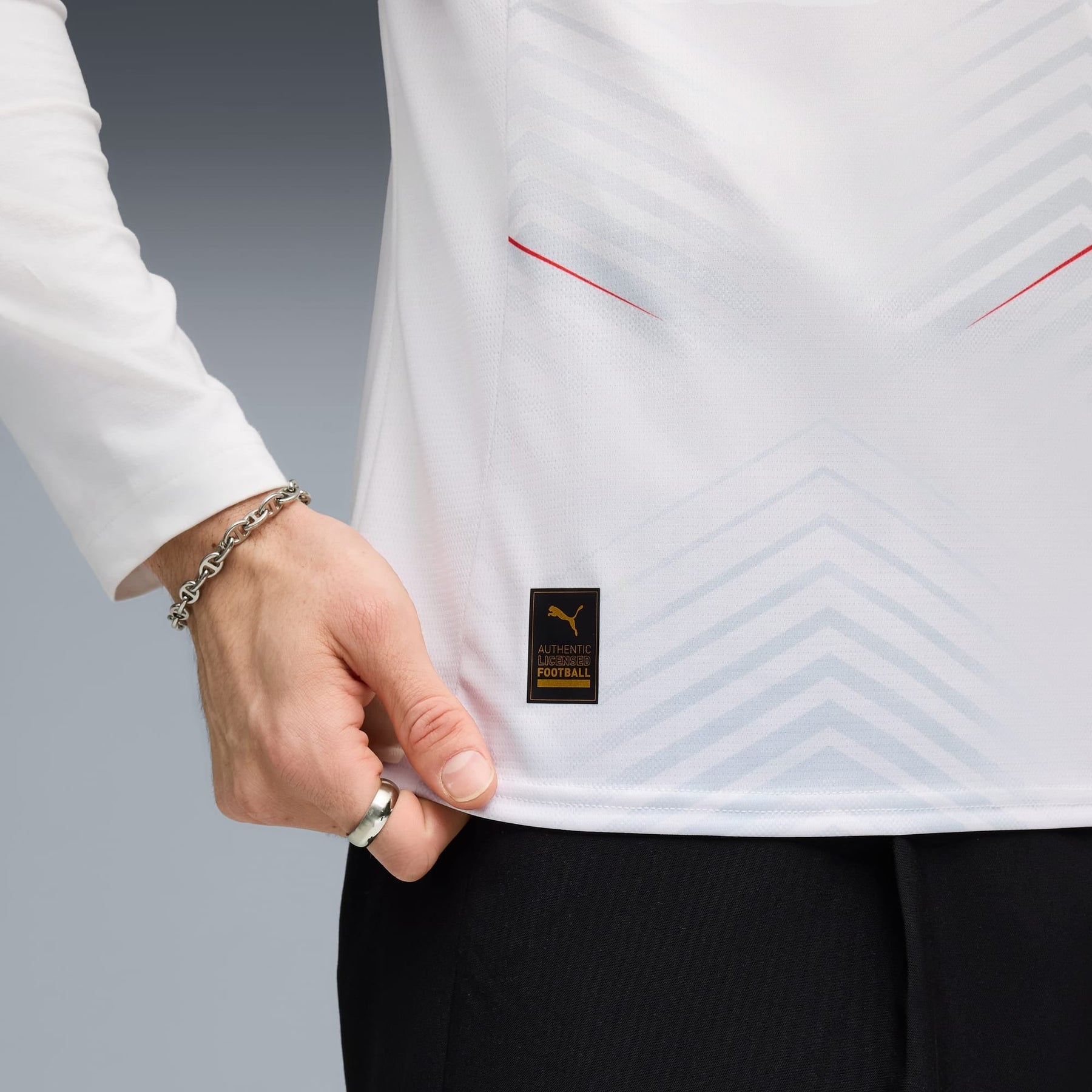 Camiseta Feminina RB Leipzig 25/26 Home - detalle del cuello