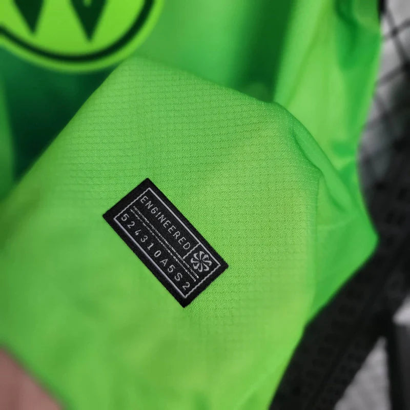 Camiseta Feminina Wolfsburg 24/25 Home - tejido y acabado
