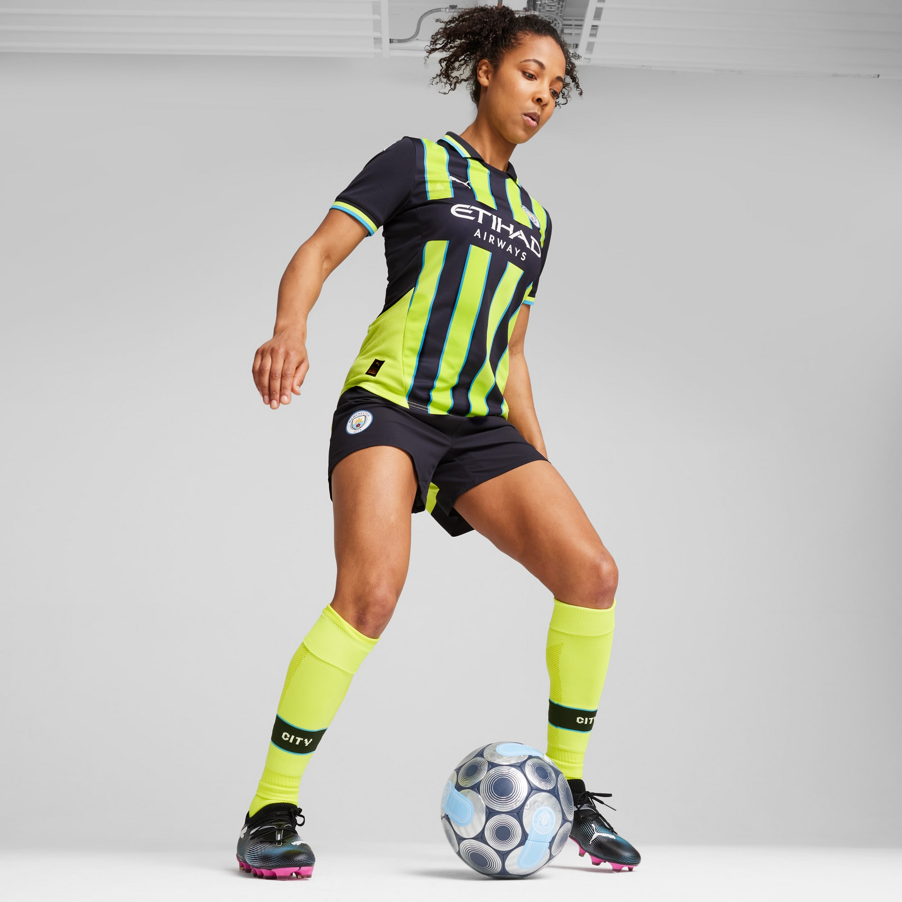 Camiseta Manchester City Femenino 24/25 Away - detalle del cuello