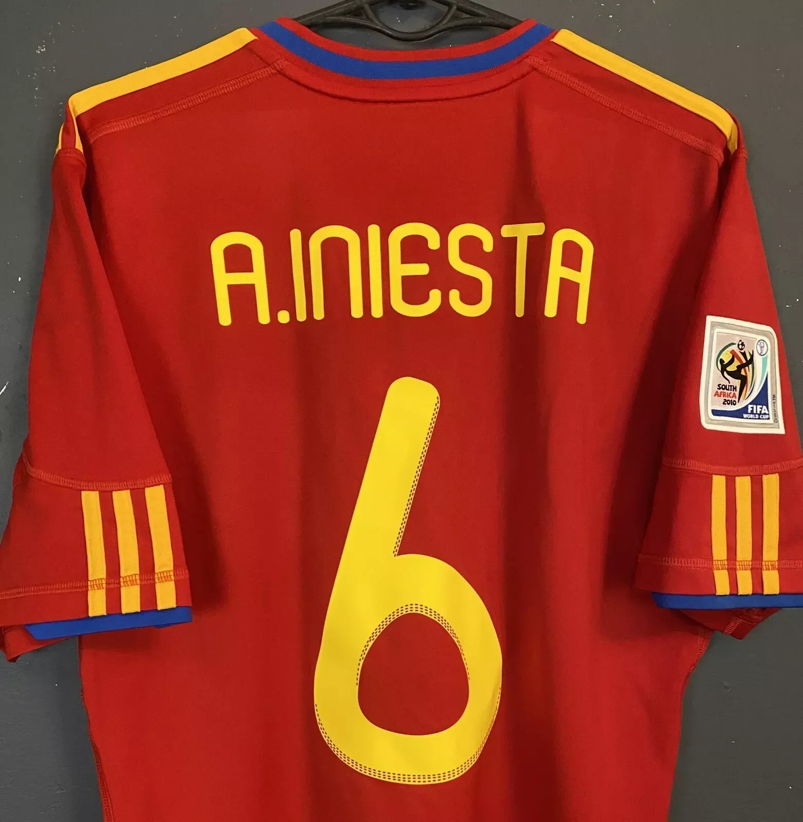 Camiseta Iniesta Espanha 2010 Legend - vista trasera