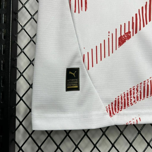 Camiseta Feminina RB Leipzig 24/25 Home - detalle de la manga