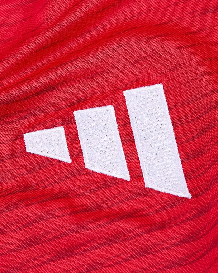 Kids Nottingham Forest 24/25 Home - detalle del cuello