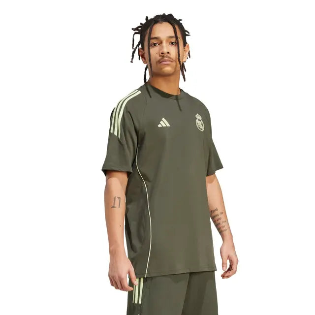 Camiseta Real Madrid 25/26 Training - detalle del cuello