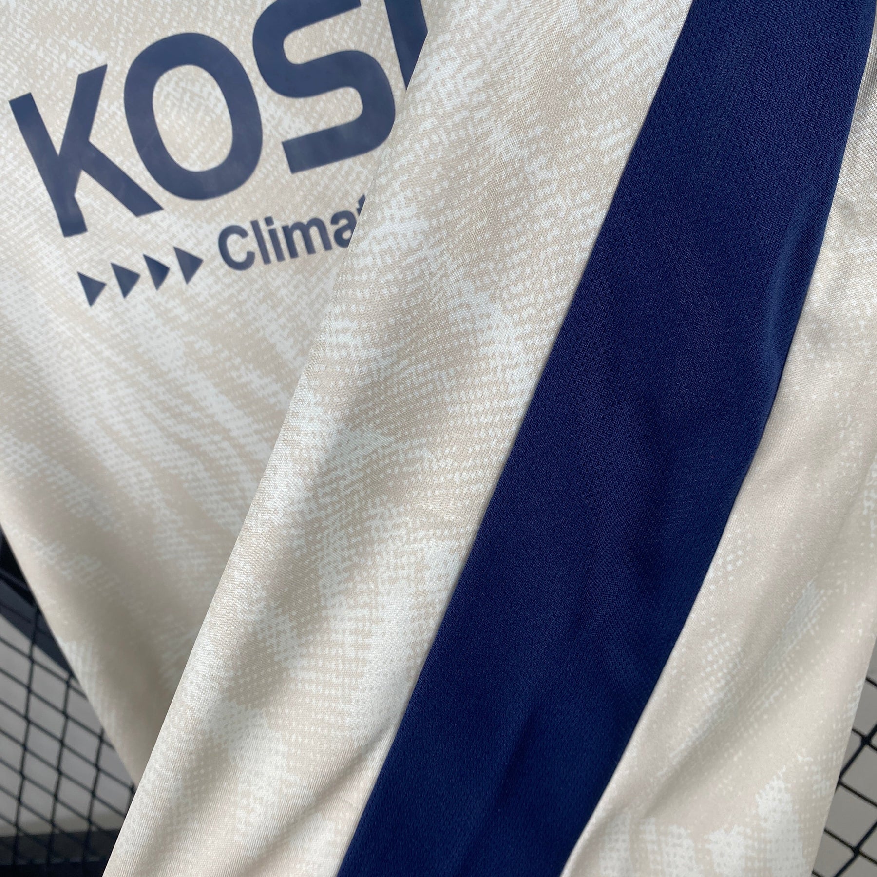Camiseta do Osasuna 24/25 Away - tejido y acabado