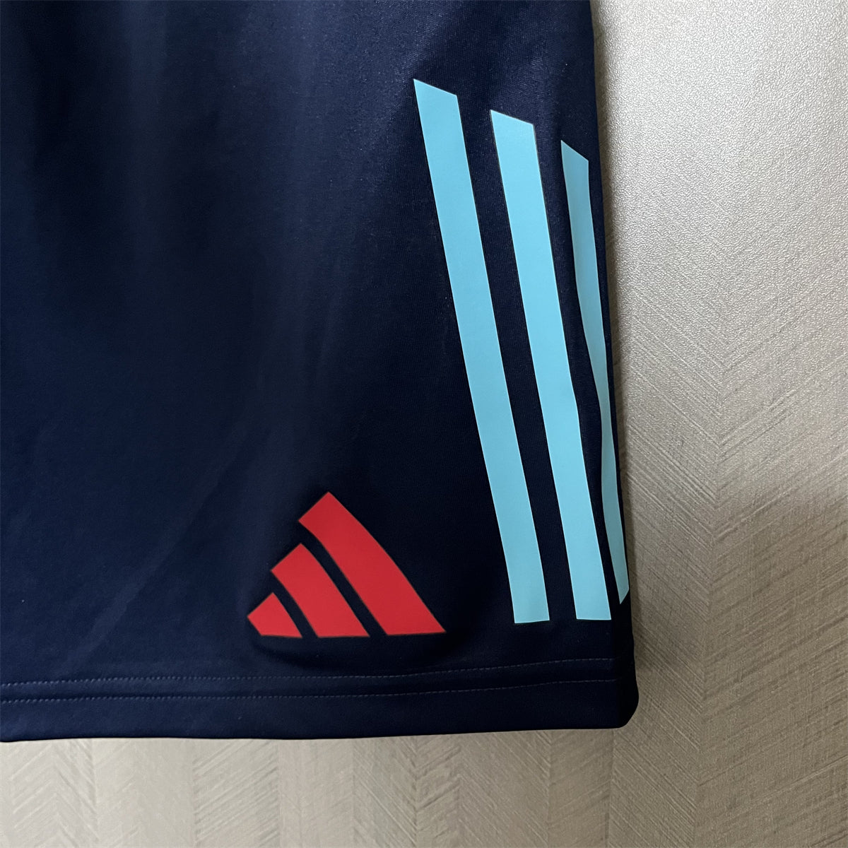 SHORT FLAMENGO 25/26 - detalle de la manga