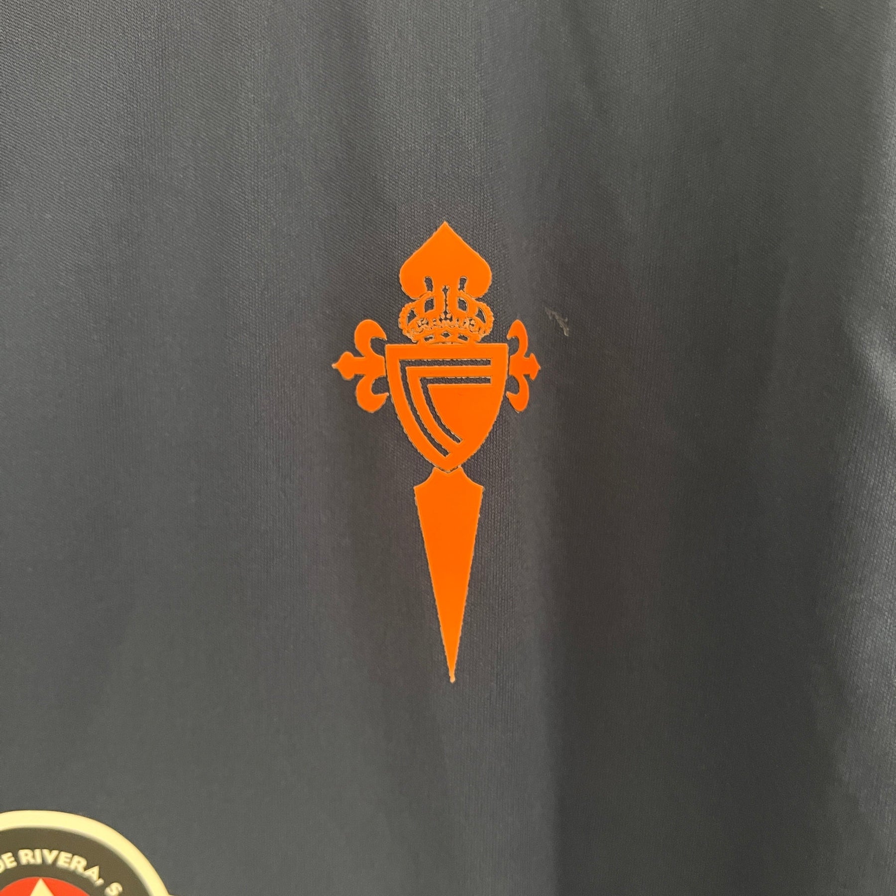 Camiseta Celta Vigo 24/25 - Away - detalle del cuello