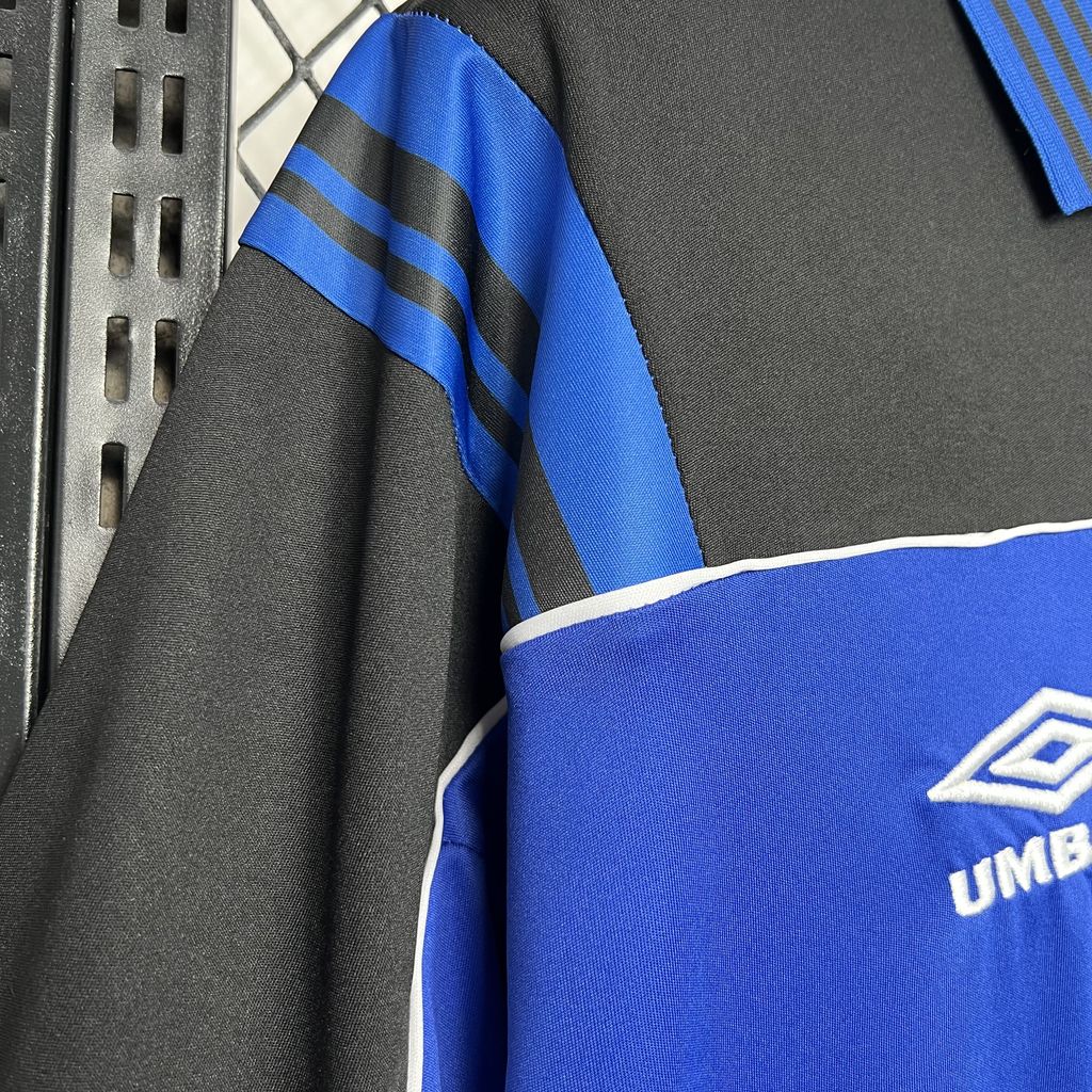 Camiseta Flamengo Retrô 1999 - Azul - detalle de la manga